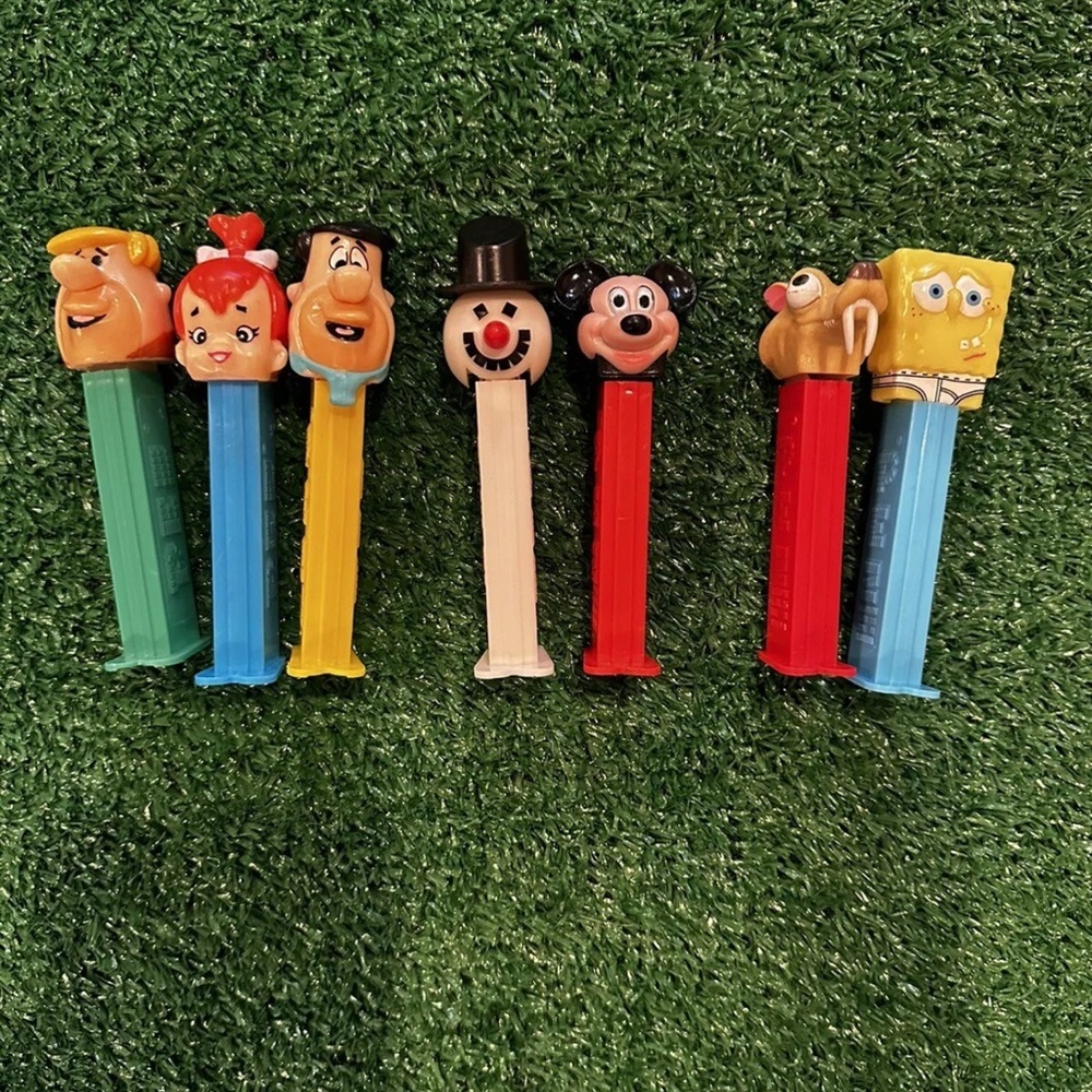 Lot of Pez some vintage